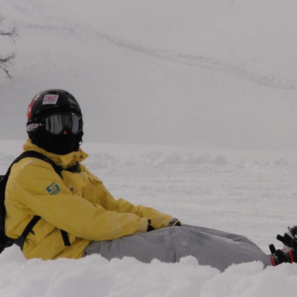Carving the Alps: My Snowboarding Years and What I Saw in the Hotel Corridor 