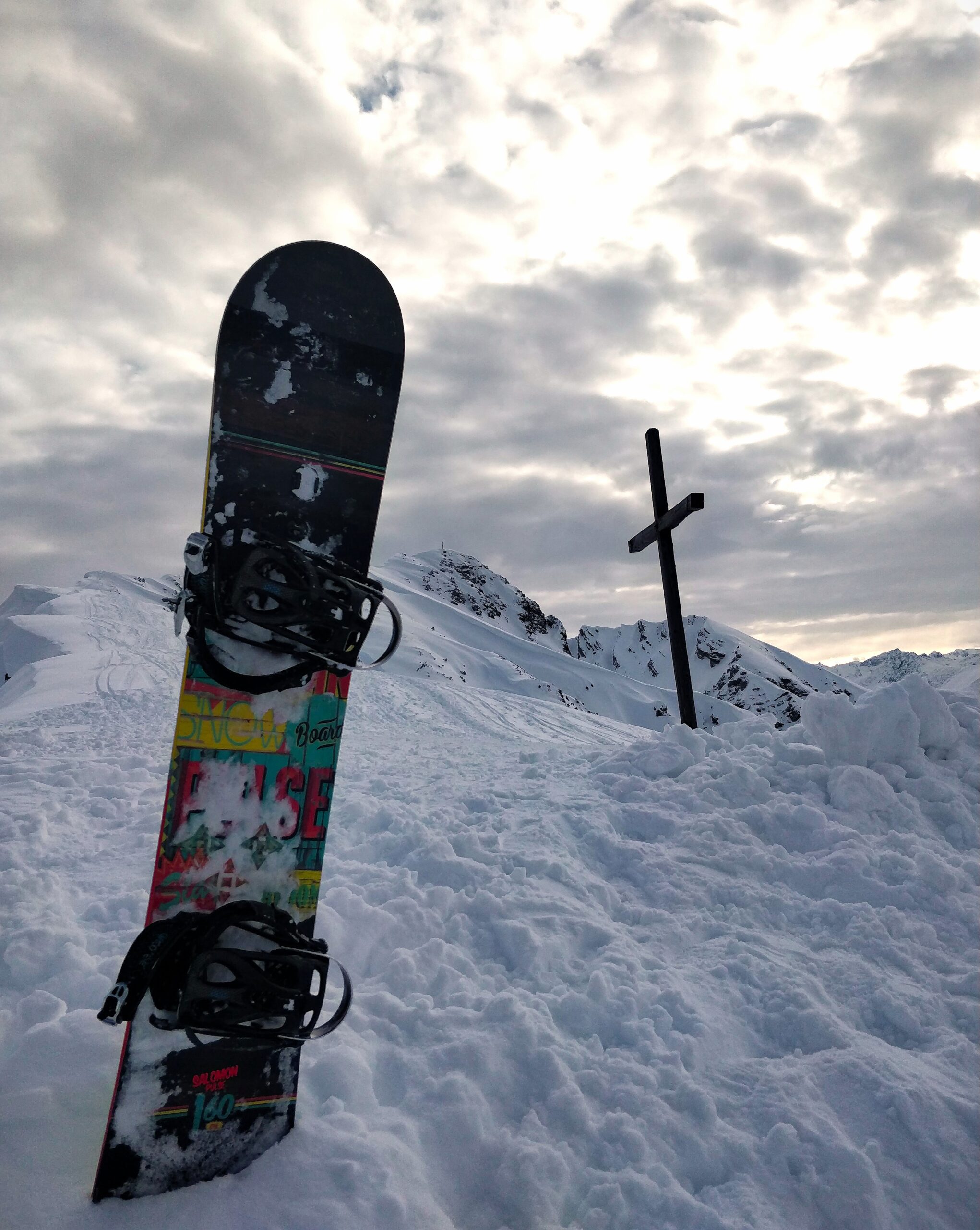 Carving the Alps: My Snowboarding Years and What I Saw in the Hotel Corridor